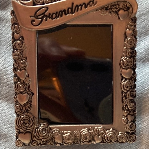 2 Vintage Photo Pins-1 Silver-1 Gold, 90’s Grandmas Luvs-Unused In Original Pkgs - Picture 2 of 14